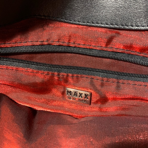 Max New York Shoulder Bag - Picture 2 of 7
